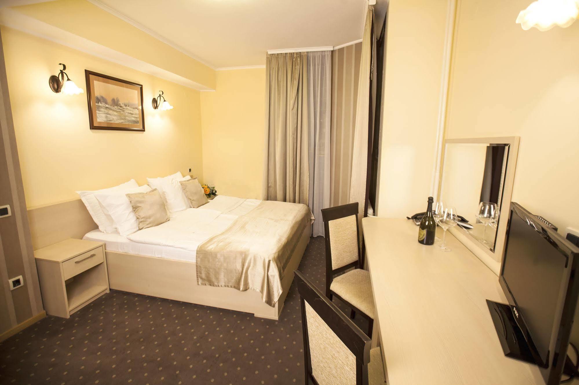 Hotel Srbija Вршац Экстерьер фото