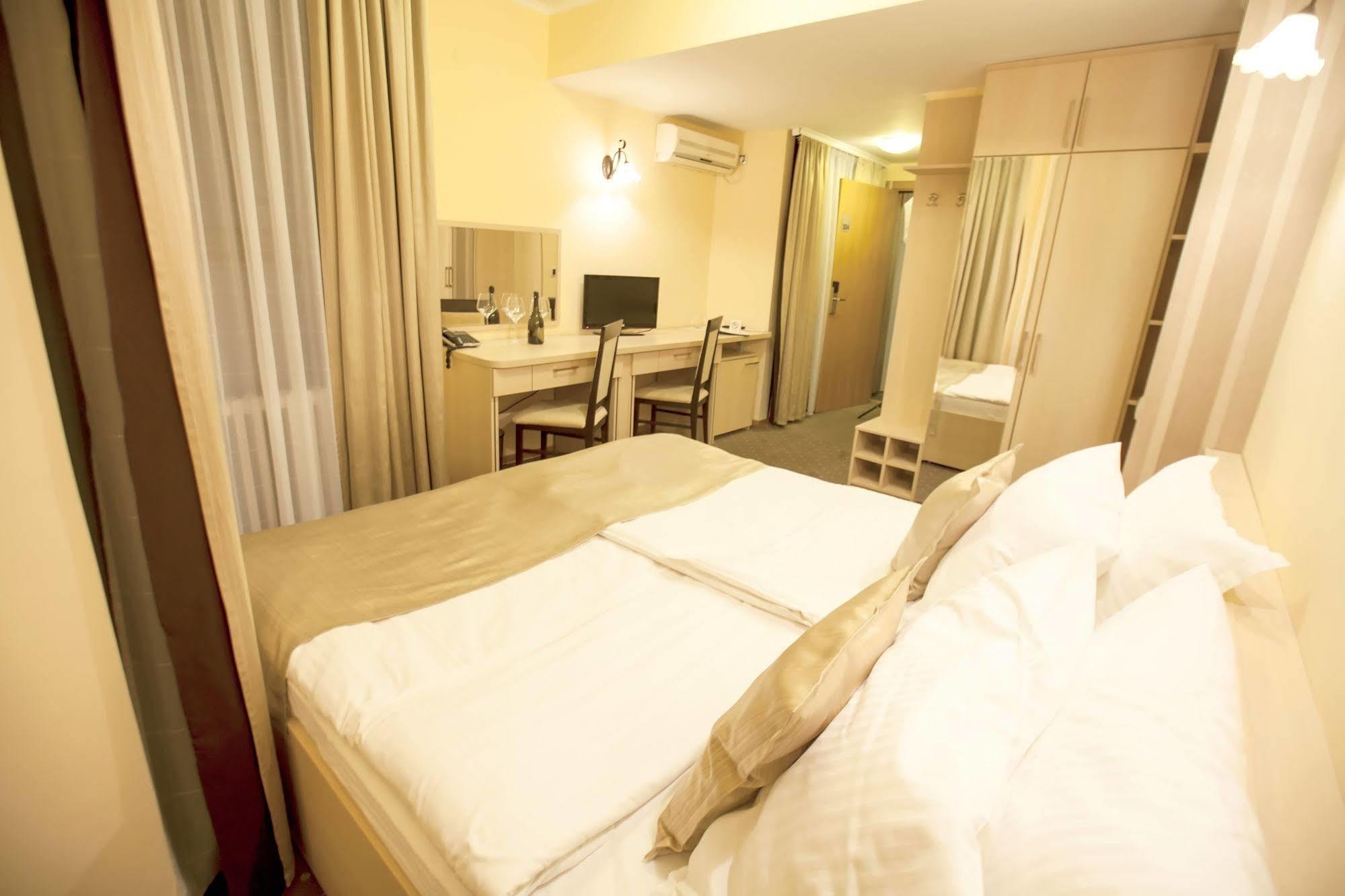 Hotel Srbija Вршац Экстерьер фото