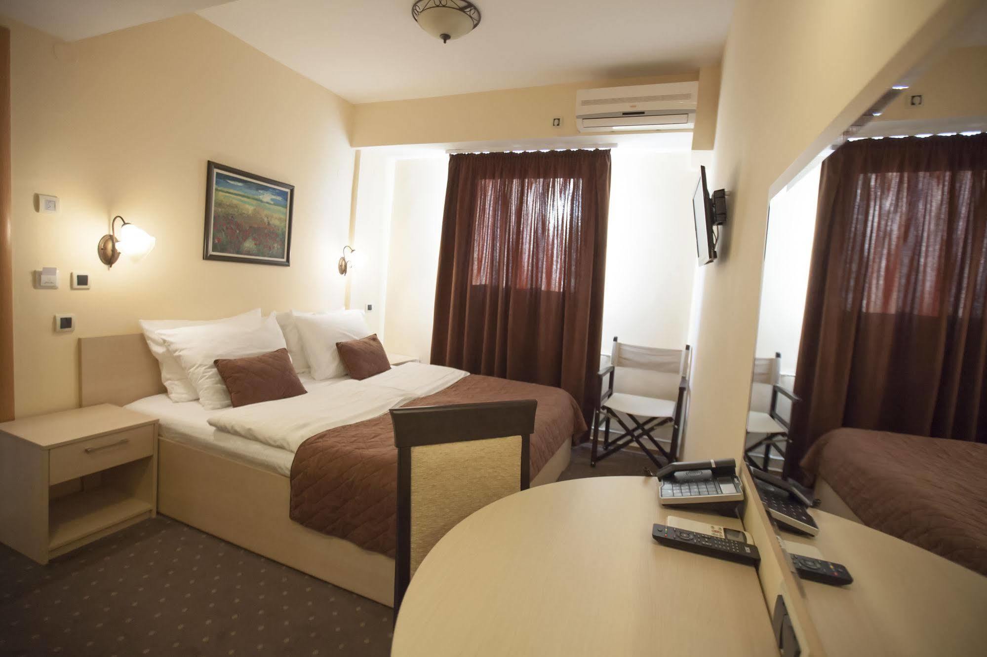 Hotel Srbija Вршац Экстерьер фото